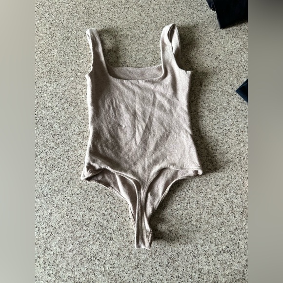 abercrombie's - Picture 3 of 4